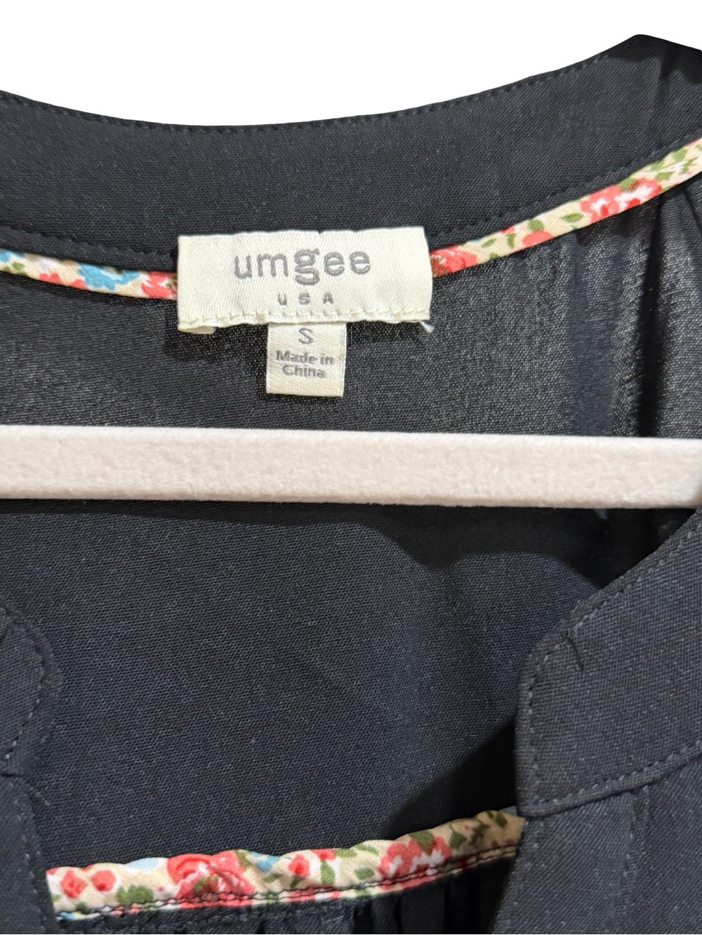 ✨ Umgee Black Dress with Floral Embroidered Puff Sleeves Size S - Picture 6 of 12